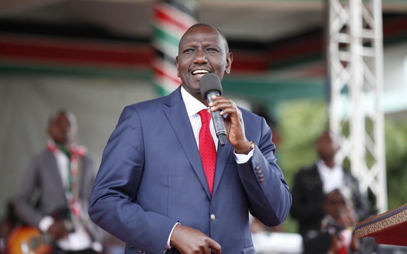 ruto mic.jpg